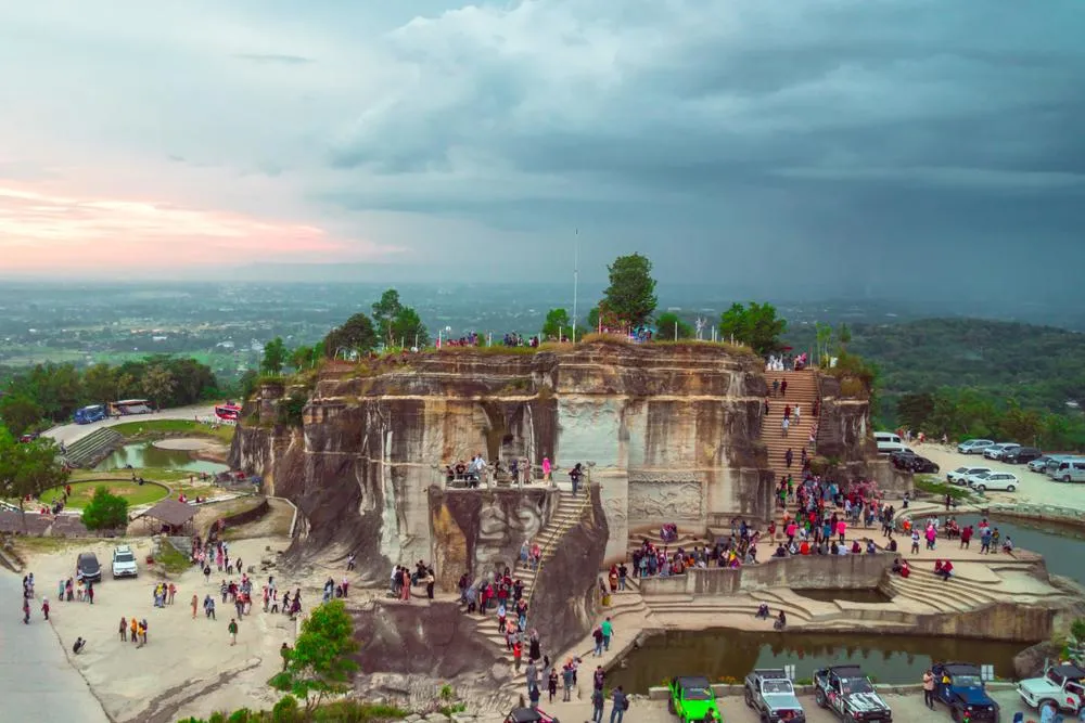 Tebing Breksi Sunrise